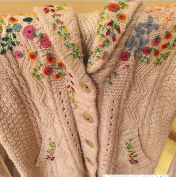 Far away from close cardigan - Picture 1 of 14